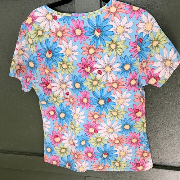 SB Scrubs Pastel Floral V-Neck Scrub Top - Picture 4 of 4